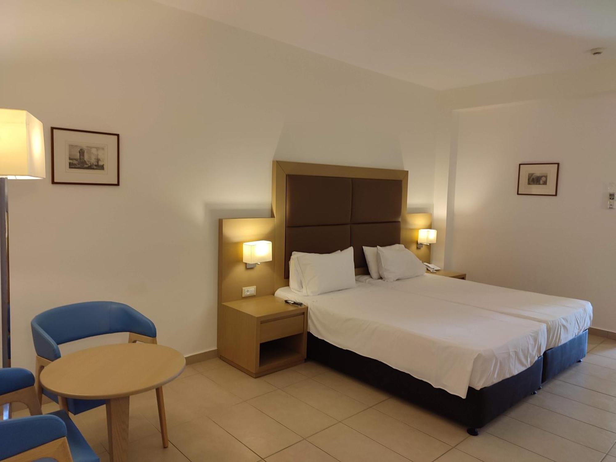 Asterias Otel 5*